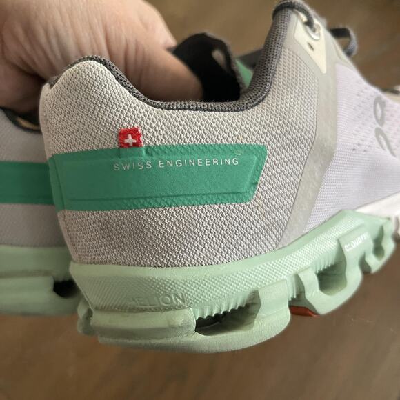 On Running Cloud Shoes Womens Size 9.5 Lightweight Swiss 35.98208 Running - Picture 3 of 8